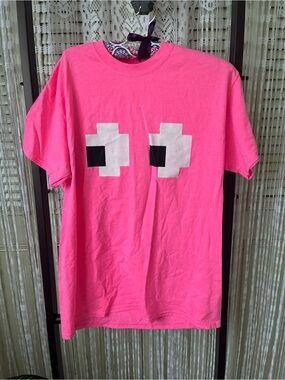 Gildan Neon Pink Short Sleeve Tee with Pixel Eye Design Pac-Man ghost